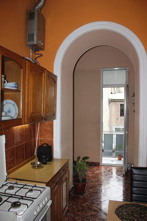 Apartment In Purtseladze Street Tbilisi Esterno foto