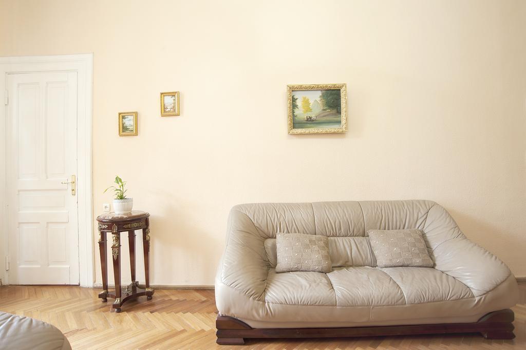 Apartment In Purtseladze Street Tbilisi Esterno foto