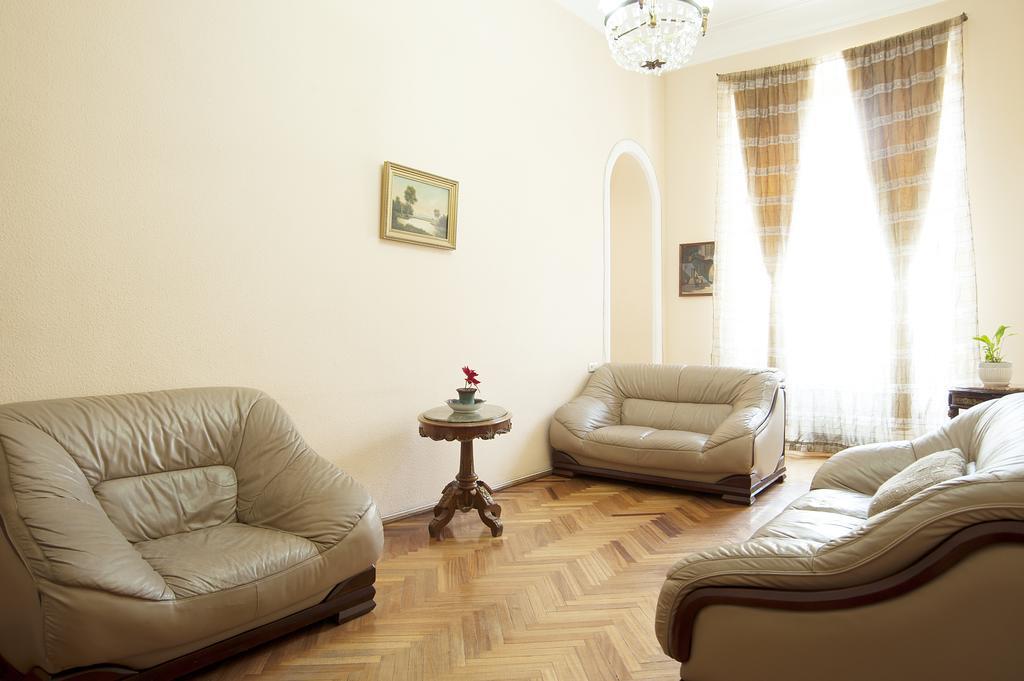 Apartment In Purtseladze Street Tbilisi Esterno foto
